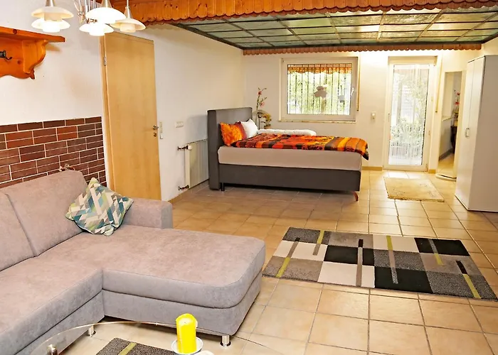 Gaestehaus Schaefer بيت ضيافة بينسهايم