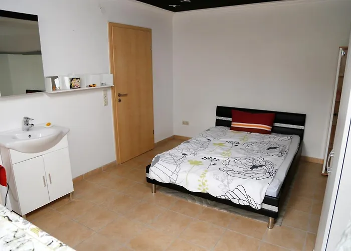 Gaestehaus Schaefer * بينسهايم